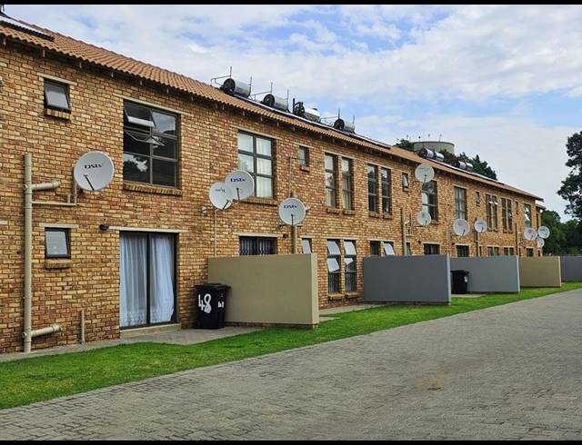 2 BEDROOM PROPERTY TO RENT IN PRINCESS